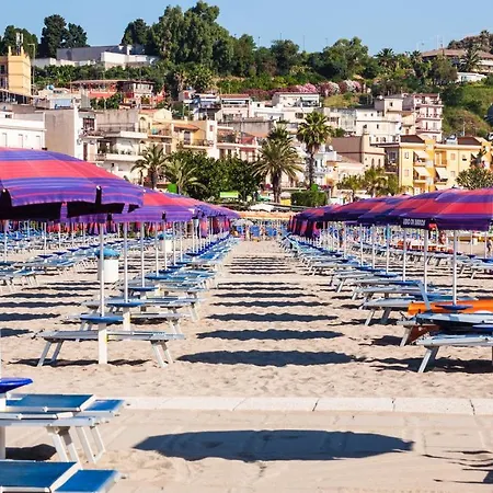 Accogliente E Moderno Bivani A 2 Minuti A Piedi Dalla Spiaggia-centro Con Parcheggio Riservato Apartament *