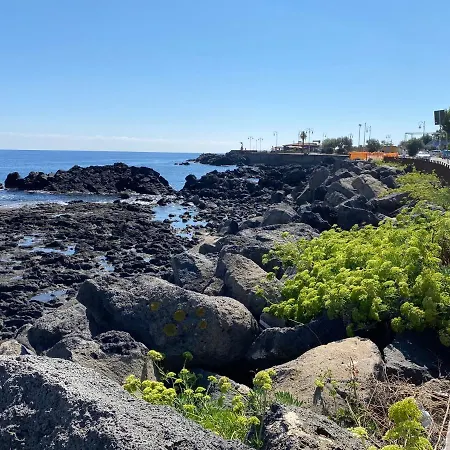 Accogliente E Moderno Bivani A 2 Minuti A Piedi Dalla Spiaggia-centro Con Parcheggio Riservato Apartament Giardini-Naxos