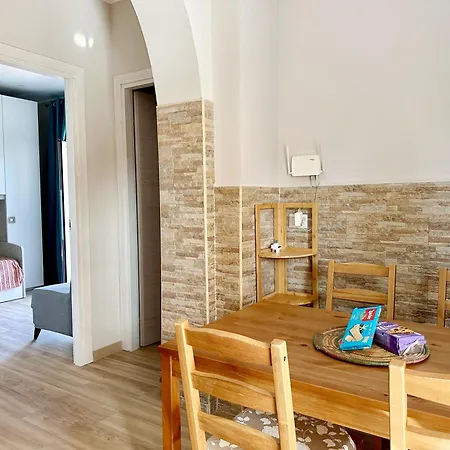 Accogliente E Moderno Bivani A 2 Minuti A Piedi Dalla Spiaggia-centro Con Parcheggio Riservato Apartament Giardini-Naxos